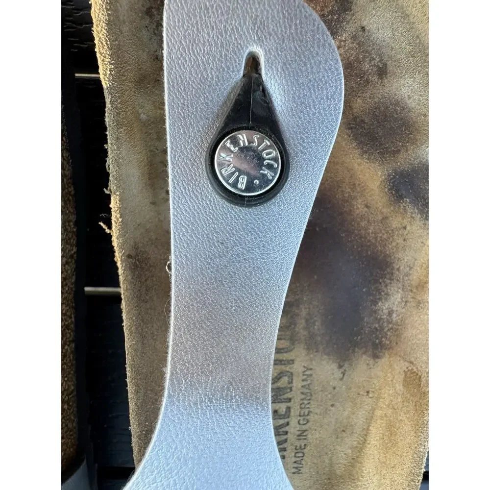 Birkenstock Gizeh In Metallic Silver - EU 39 US Women’s 9